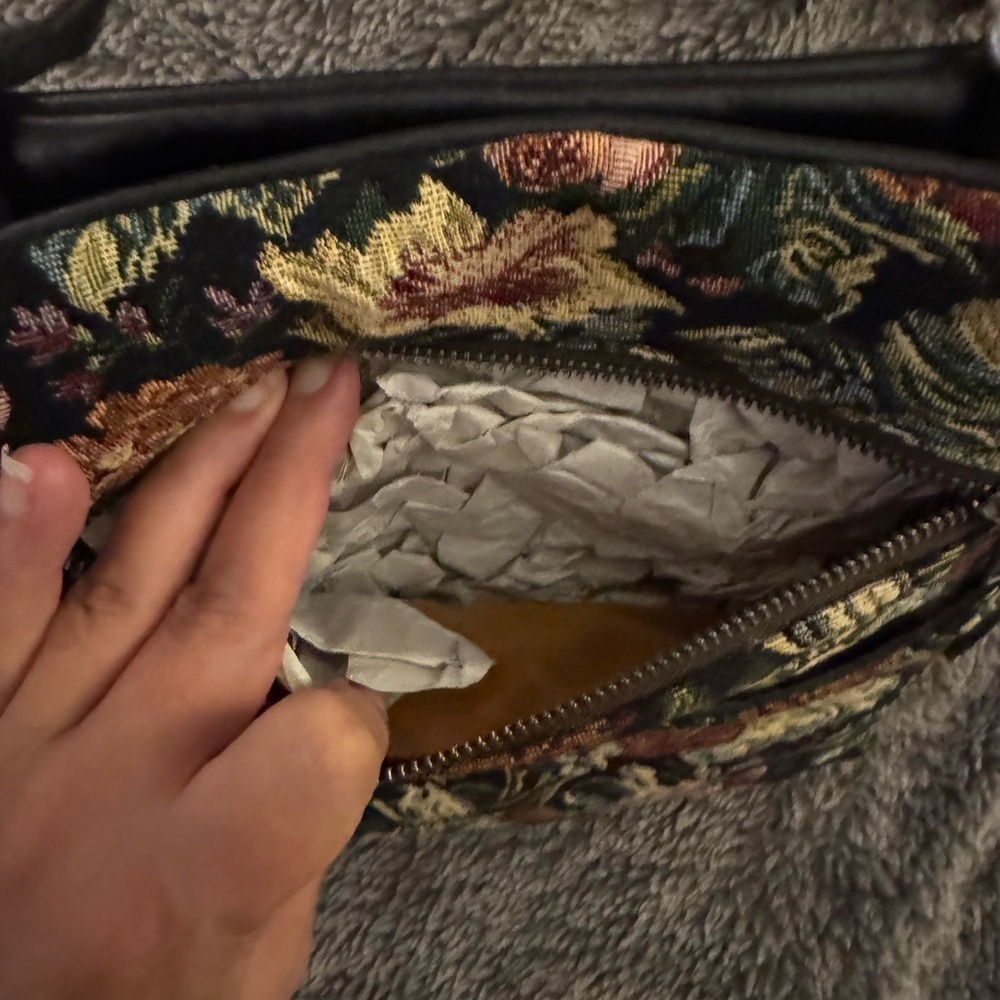 PATRICIA NASH Prizzi Crossbody Bag - Picture 10 of 13